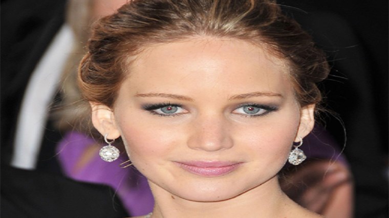 Η επανεμφάνιση της Jennifer Lawrence στο red carpet του Dior