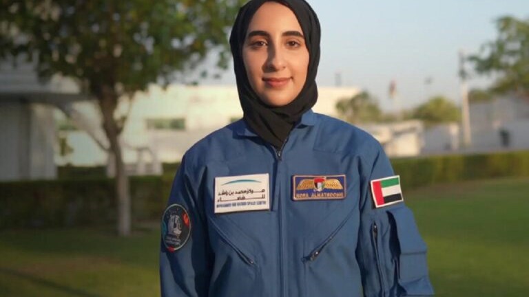 Αυτή είναι η πρώτη γυναίκα από τα Εμιράτα που θα εκπαιδευτεί για αστροναύτης – Η αναφορά της στην Ελλάδα