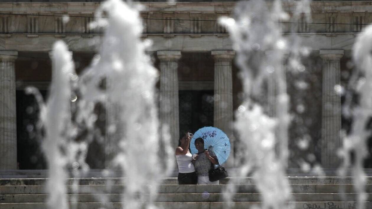 Καύσωνας με 39άρια και βοριάδες σήμερα – Πού θα σημειωθούν βροχές