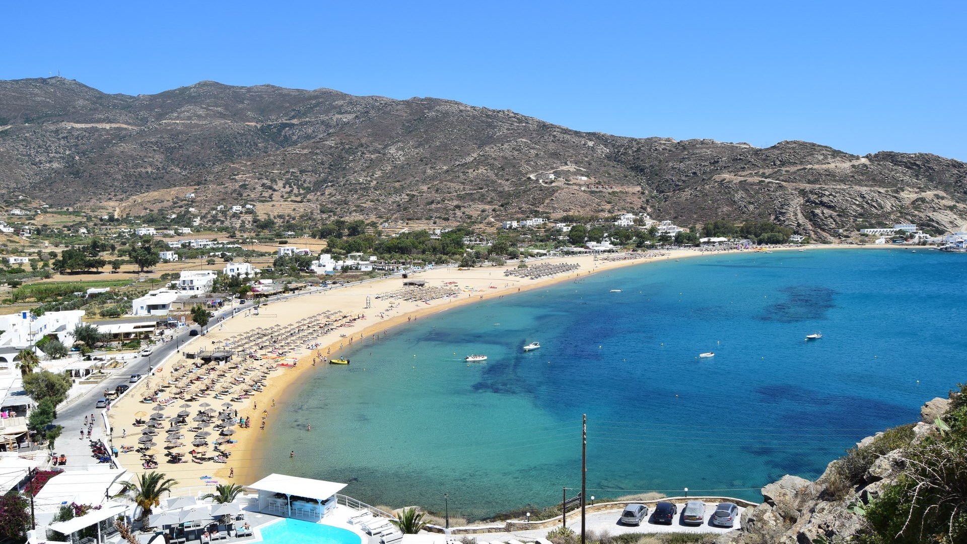 Συναγερμός στην Ίο από τα κρούσματα – Οι διακοπές 1.000 μαθητών στο νησί μετά τις Πανελλήνιες