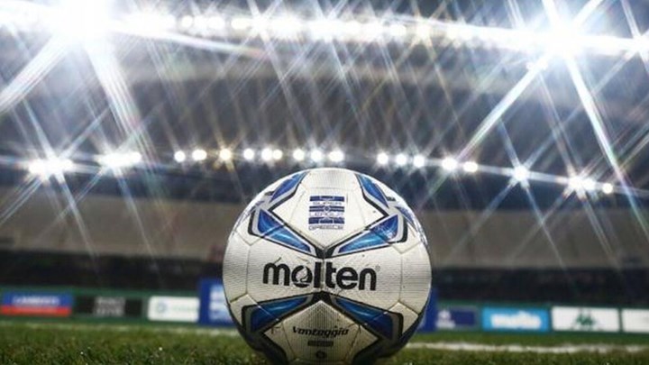 Μόνο εμβολιασμένοι φίλαθλοι στους αγώνες ποδοσφαίρου – Η εισήγηση των ειδικών για την πληρότητα και τα παιδιά