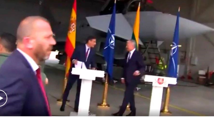 Σήμανε συναγερμός την ώρα συνέντευξης Τύπου σε ΝΑΤΟϊκή βάση – Απομακρύνθηκαν άρον άρον οι Σάντσεθ -Ναουσέντα