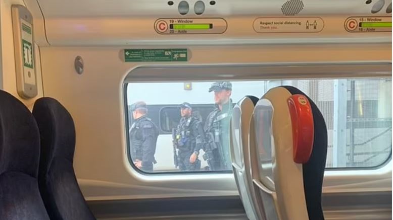 Επίθεση σε εργαζόμενο σε σιδηροδρομικό σταθμό του Λονδίνου- Συνελήφθη ύποπτος