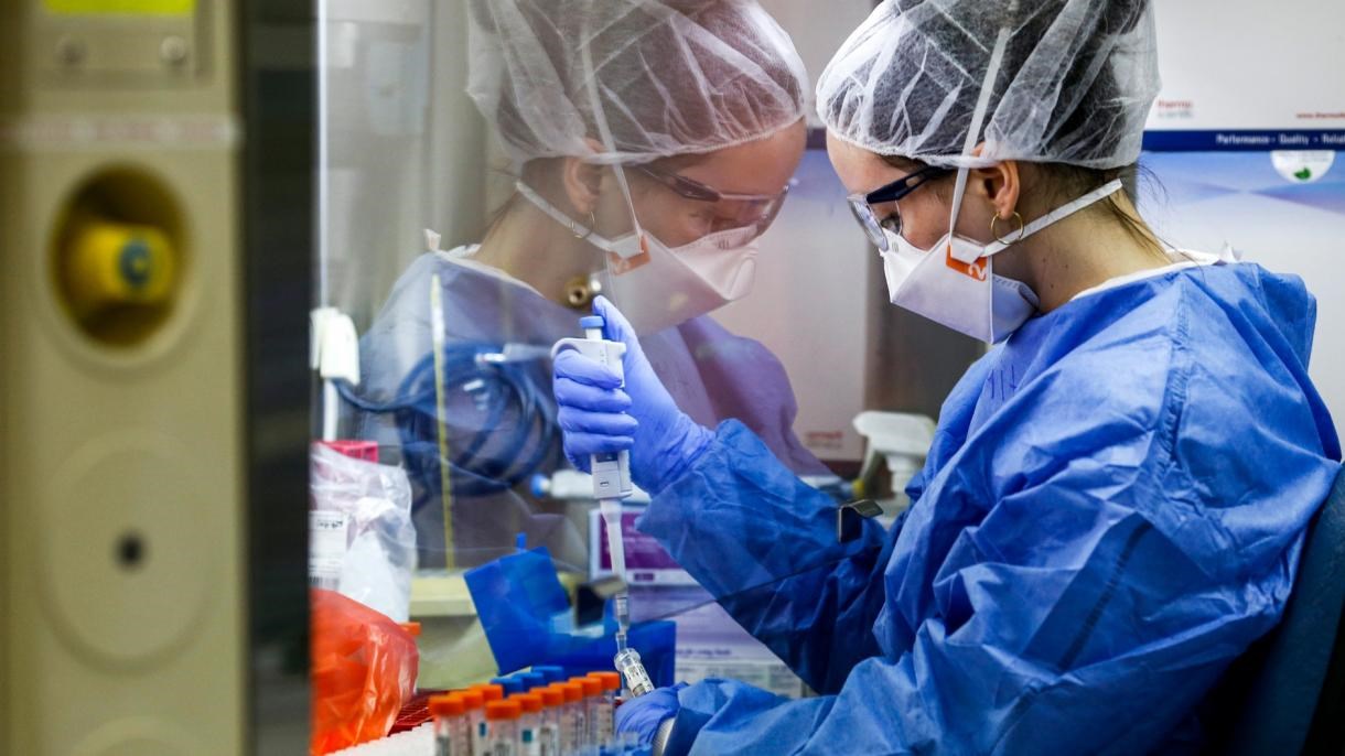 Κορονοϊός: Πώς οι μεταλλάξεις και τα φαινόμενα συρροής ανεβάζουν τον αριθμό αναπαραγωγής Rt