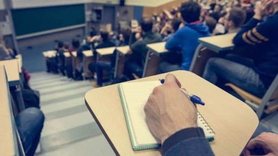 Η έκκληση του Πρύτανη του ΕΚΠΑ στους φοιτητές για να εμβολιαστούν