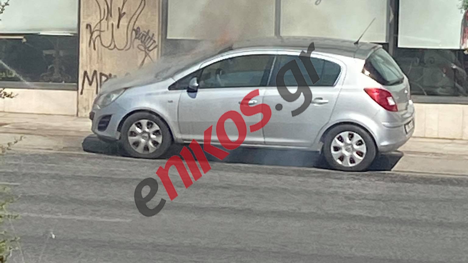 Αυτοκίνητο πήρε φωτιά στη Λεωφόρο Κηφισίας