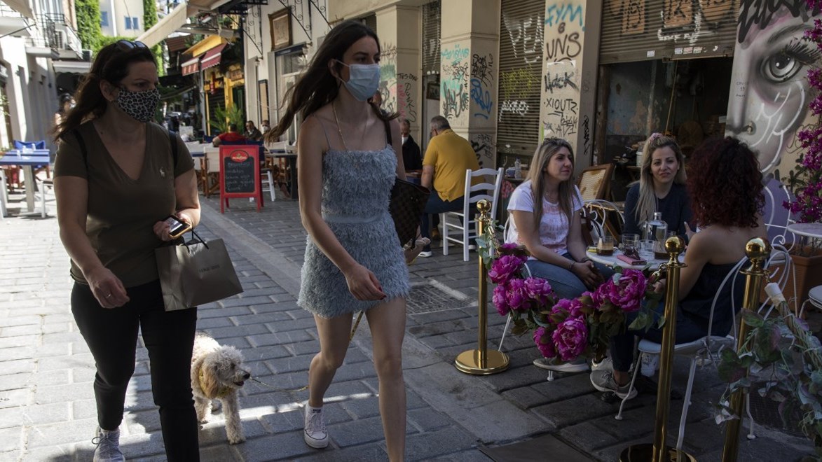 Κορονοϊός: Τι δείχνει η μείωση της τιμής του Rt τις τελευταίες δύο ημέρες – Σε επιφυλακή για τις συρροές