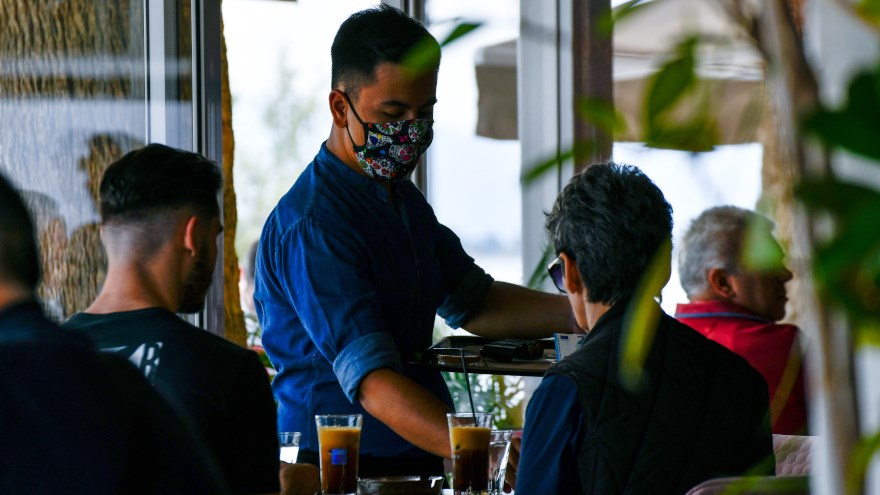 Πώς λειτουργούν από σήμερα εστίαση, χώροι ψυχαγωγίας και κέντρα διασκέδασης