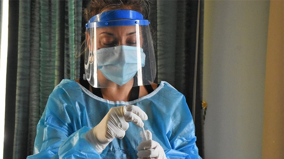 Πού εντοπίζονται τα 1.465 νέα κρούσματα κορονοϊού – Στο “κόκκινο” Αττική και Κρήτη