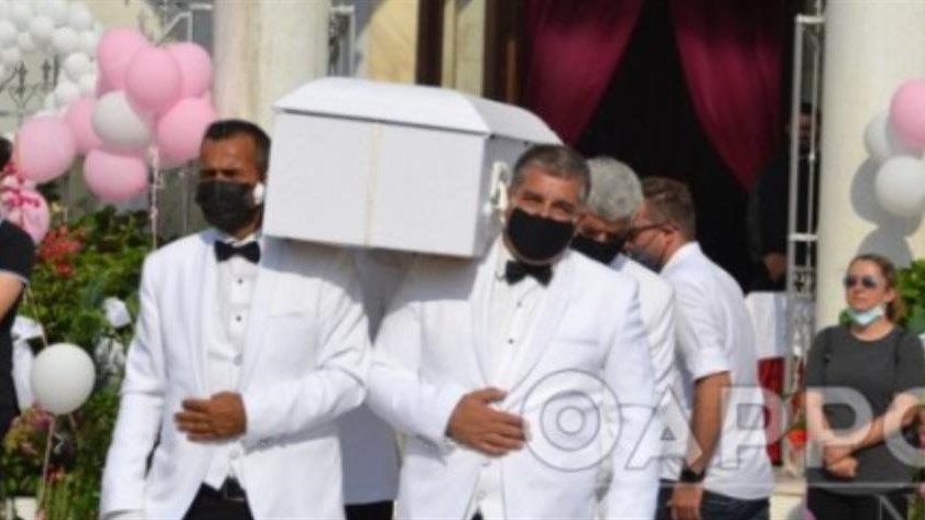 Ράγισαν καρδιές στην κηδεία της μικρής Αναστασίας – ΦΩΤΟ & ΒΙΝΤΕΟ