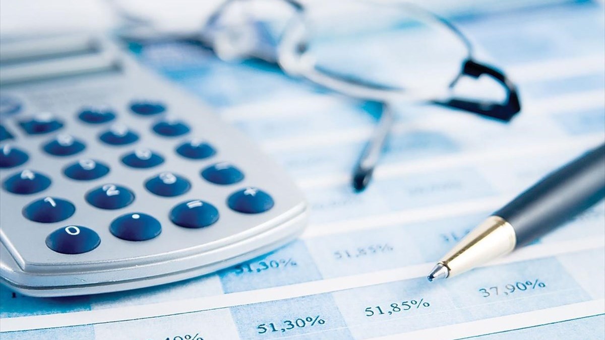 Πώς θα γλιτώσετε έως και 1.000 ευρώ από την εφορία – Ποιοι απαλλάσσονται από το τέλος επιτηδεύματος