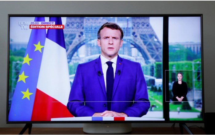 Υποχρεωτικός ο εμβολιασμός των υγειονομικών και στη Γαλλία – Τι ανακοίνωσε ο Μακρόν