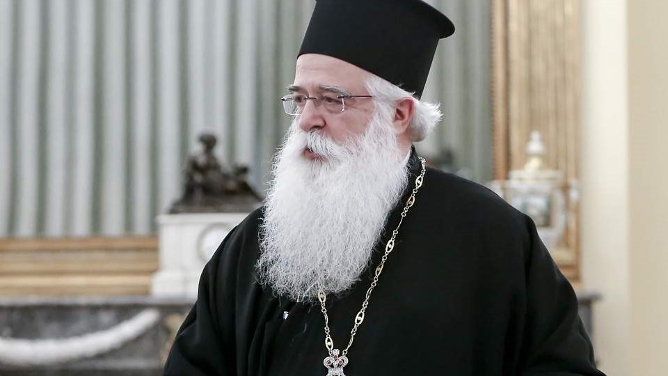 “Εμβολιάστηκες; Βεβαίως…” – Η πρωτότυπη ΦΩΤΟ από τον Μητροπολίτη Ιγνάτιο με τον σκύλο του