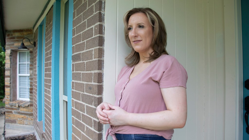 Διάσημη αρνήτρια των εμβολίων που είχε γίνει viral αποφάσισε να εμβολιαστεί κατά του κορονοϊού και εξηγεί γιατί