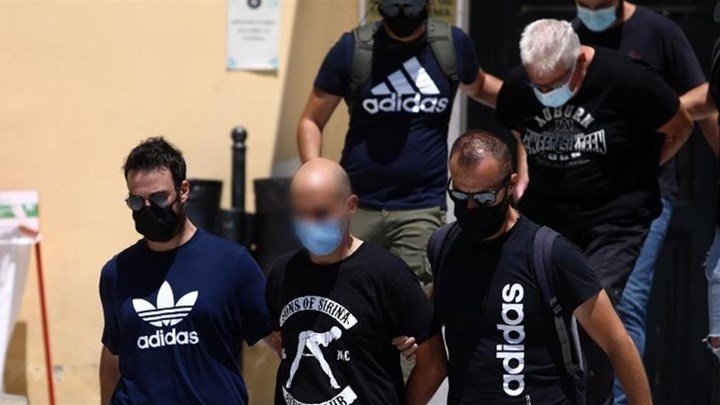 Προφυλακιστέοι ο αστυνομικός και ο πατέρας της 18χρονης