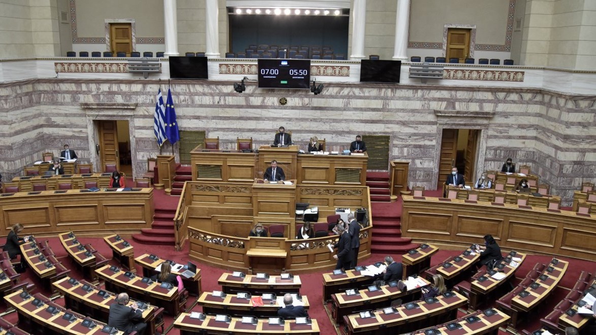 ΑΠΕΥΘΕΙΑΣ – Η συζήτηση στη Βουλή για την παραπομπή του Νίκου Παππά