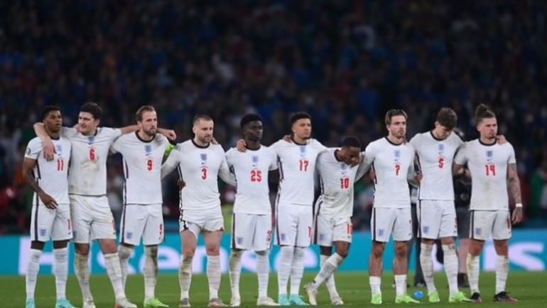 Συνελήφθη κτηματομεσίτης για ρατσιστικό tweet κατά μαύρων παικτών της Εθνικής Αγγλίας