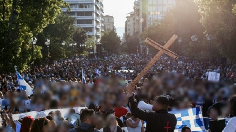 Οργή Χαρδαλιά για τους αντιεμβολιαστές: Κάποιοι παίζουν με τις ζωές των υπολοίπων