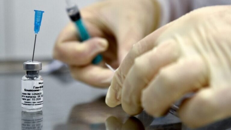 Το απόγευμα ανοίγει η πλατφόρμα εμβολιασμού για τους 15-17 ετών – Κάθε πότε θα ανανεώνεται η λίστα