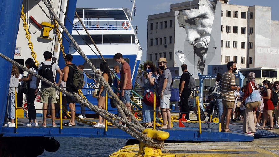 Η μετάλλαξη “Δέλτα” αλλάζει την επιδημιολογική εικόνα και “βάζει στο τραπέζι” σενάρια για τοπικά lockdown
