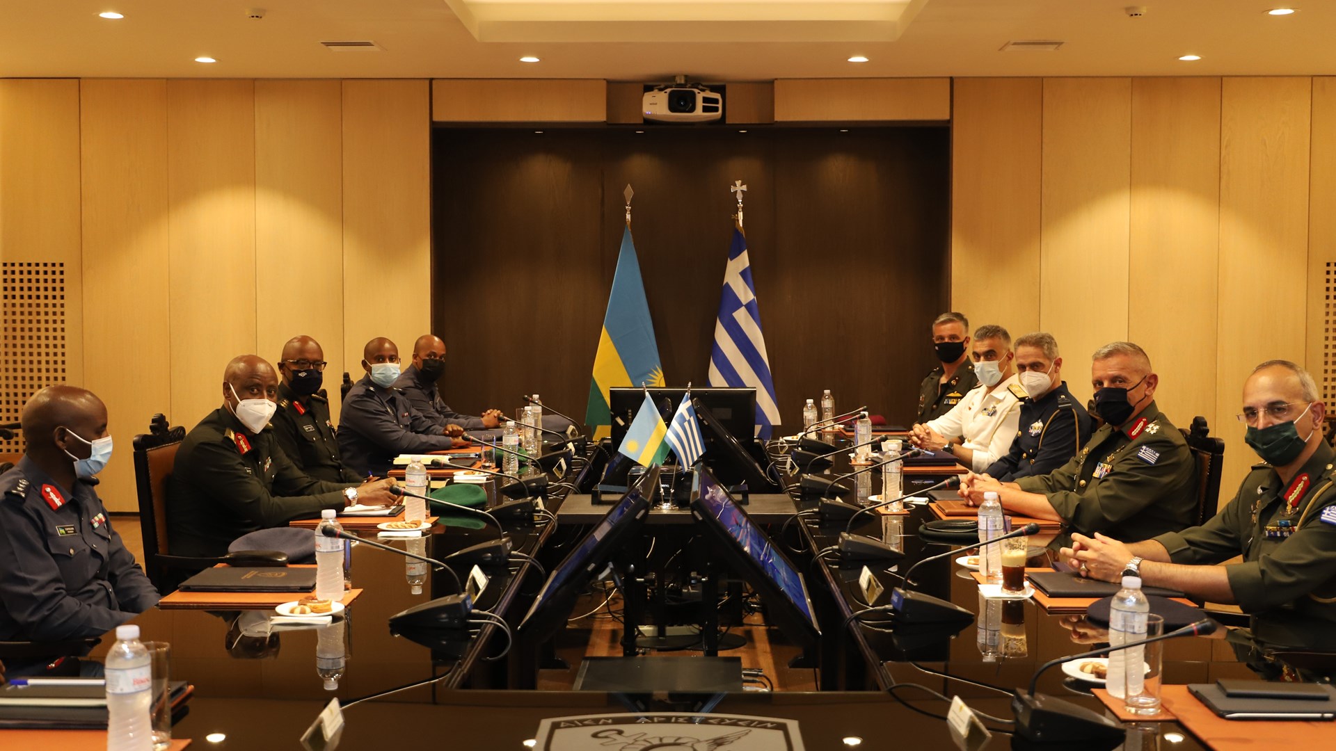 Το ΓΕΕΘΑ επεκτείνει τις αμυντικές συνεργασίες στη Ρουάντα – ΦΩΤΟ