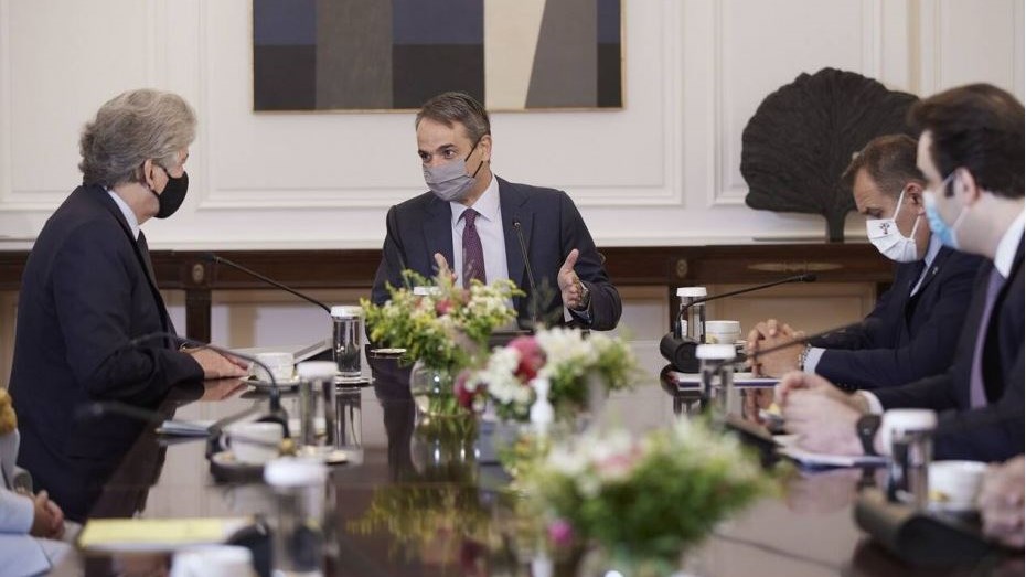 Μητσοτάκης: Αυξάνονται οι εμβολιασμοί τις τελευταίες εβδομάδες – Τι είπε ο Μπρετόν για ενισχυτική δόση