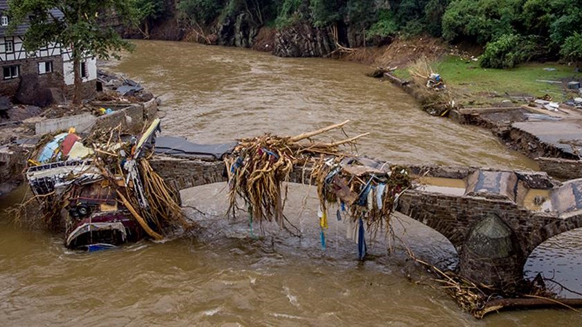 Συγκλονίζουν οι μαρτυρίες Ελλήνων για τις φονικές πλημμύρες στη Γερμανία