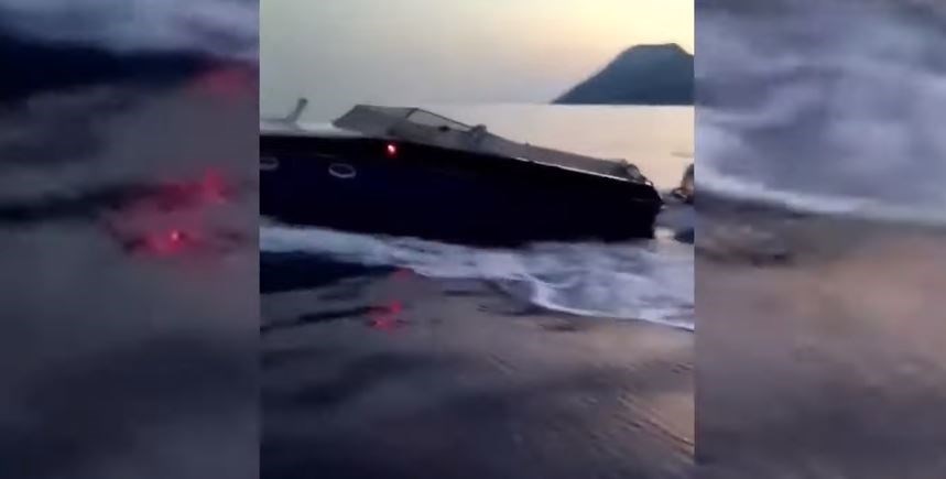 ΒΙΝΤΕΟ από την επεισοδιακή καταδίωξη διακινητών από το Λιμενικό στη Λευκάδα