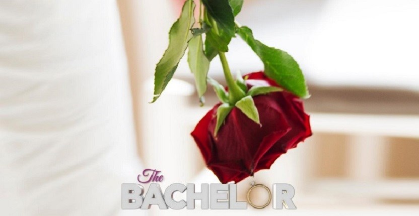 Έρχεται ο νέος “The Bachelor” – Η ΦΩΤΟ που πρόδωσε τον Αλέξη Παππά