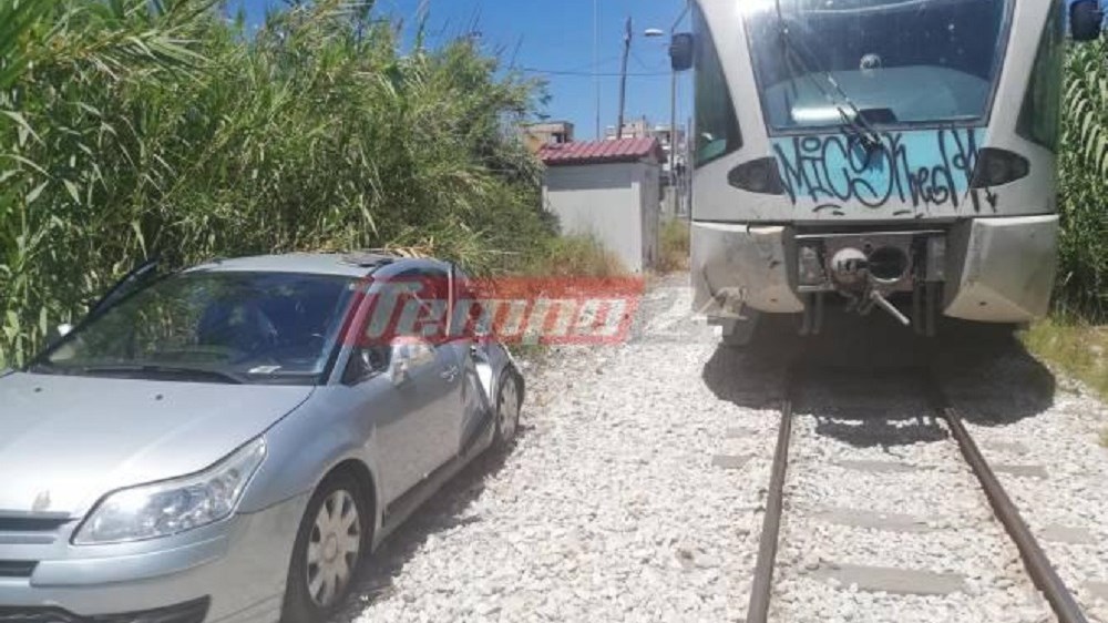 Αυτοκίνητο συγκρούστηκε με συρμό του προαστιακού στην Πάτρα – Στο νοσοκομείο ο οδηγός