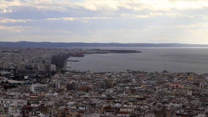 «Πυρετός» στα συμβολαιογραφεία για αγοραπωλησίες, γονικές παροχές και δωρεές ακινήτων