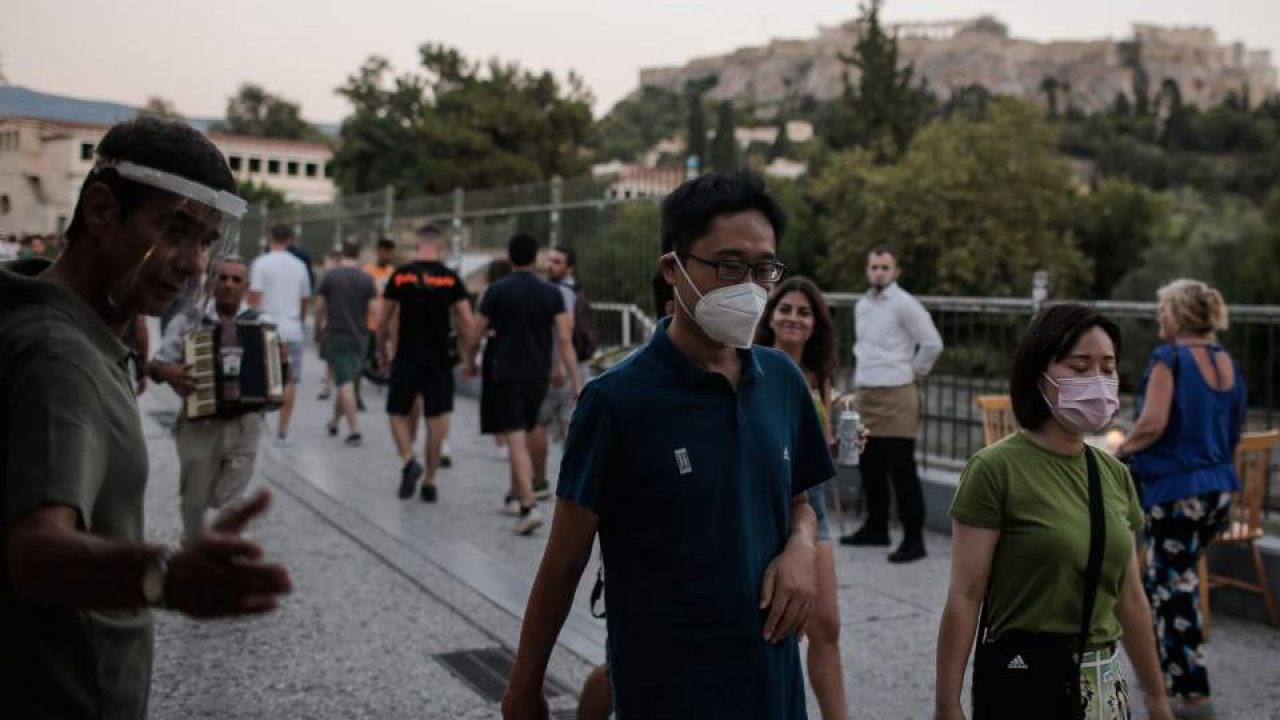 Σαρηγιάννης: Γιατί αυξήθηκαν απότομα τα κρούσματα κορονοϊού – Τι προτείνει για την αντιμετώπιση του τέταρτου κύματος