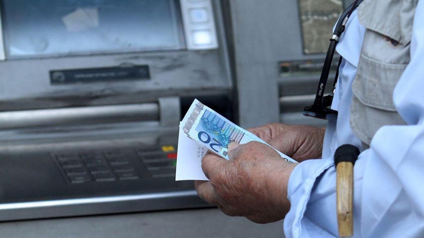 Βαριές “καμπάνες” για συνταξιούχους που εργάζονται και δεν το δηλώνουν – Ποιοι εξαιρούνται