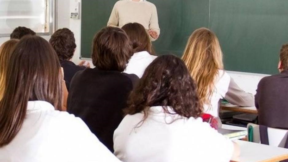 Παρακράτηση μισθού σε όσους εκπαιδευτικούς αρνούνται την αξιολόγηση – Τι δήλωσε η Κεραμέως