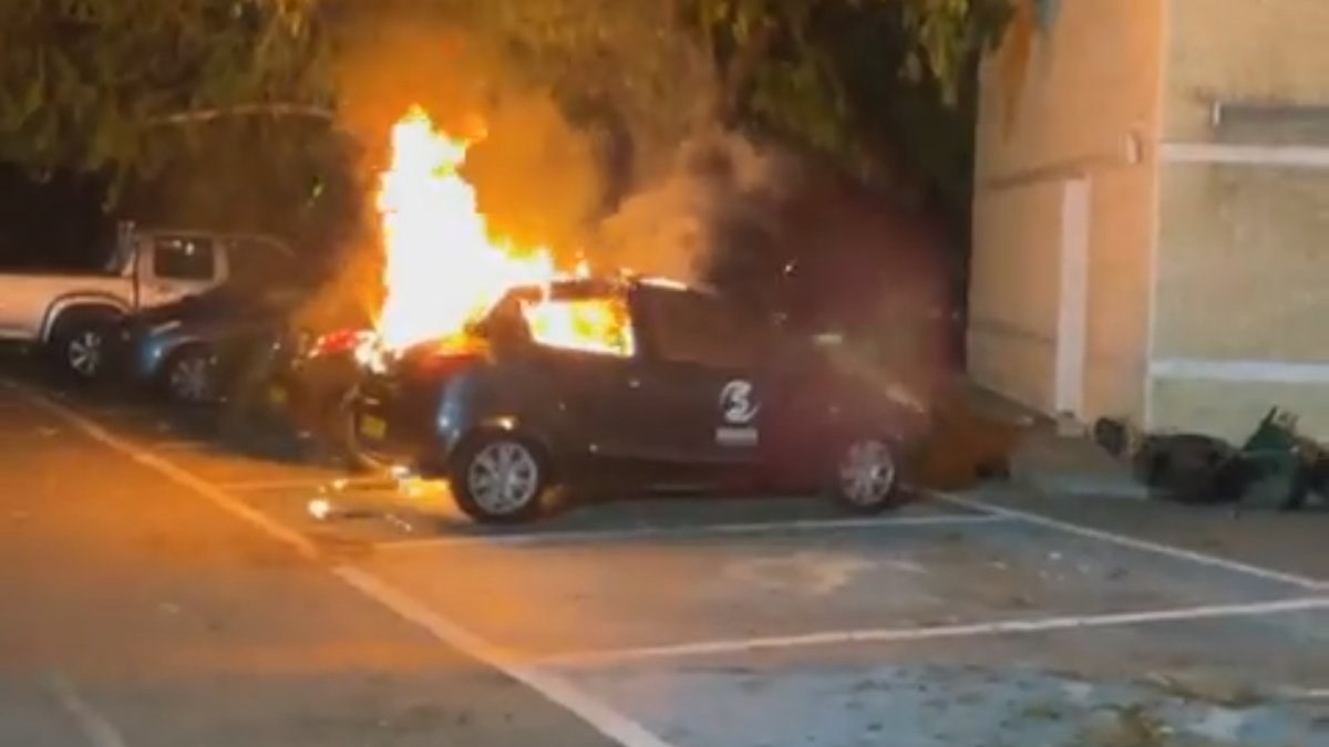 Κύπρος: Ένταση έξω από το Προεδρικό Μέγαρο και επίθεση σε κανάλι – Δύο αστυνομικοί τραυματίστηκαν σοβαρά