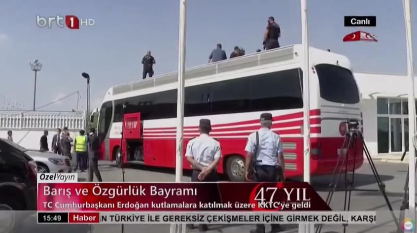 “Αστακός” τα Κατεχόμενα – Ελεύθεροι σκοπευτές στην οροφή του πούλμαν που μετέφερε τον Ερντογάν