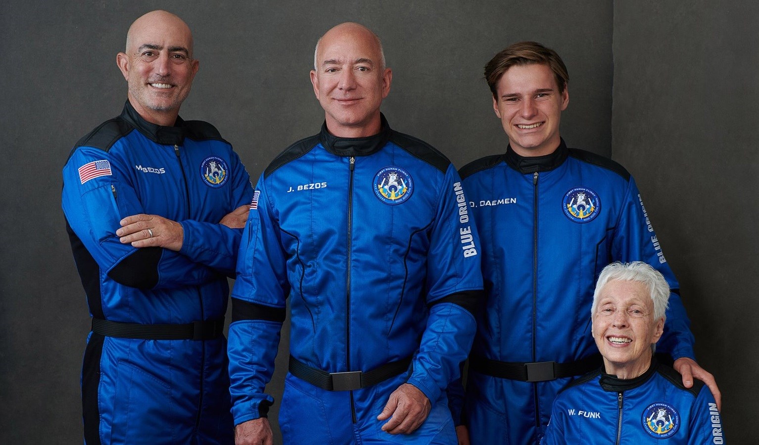Αντίστροφη μέτρηση για την πτήση του Τζεφ Μπέζος στο διάστημα – Ο πύραυλος New Shepard και οι ευχές του Ίλον Μασκ