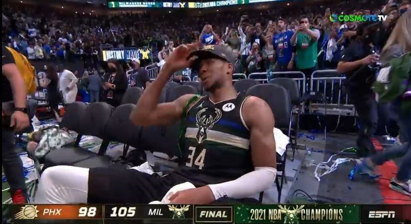 NBA: Η στιγμή που ο Γιάννης Αντετοκούνμπο ξεσπά σε λυγμούς – ΒΙΝΤΕΟ