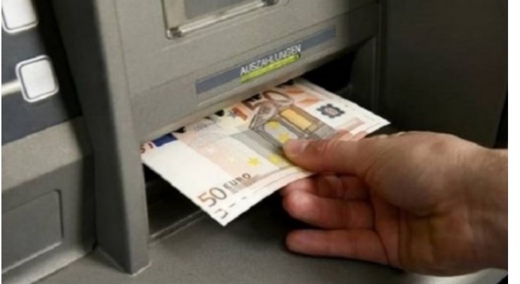 Τα δύο σενάρια για τον κατώτατο μισθό – Πότε θα ληφθούν οι οριστικές αποφάσεις