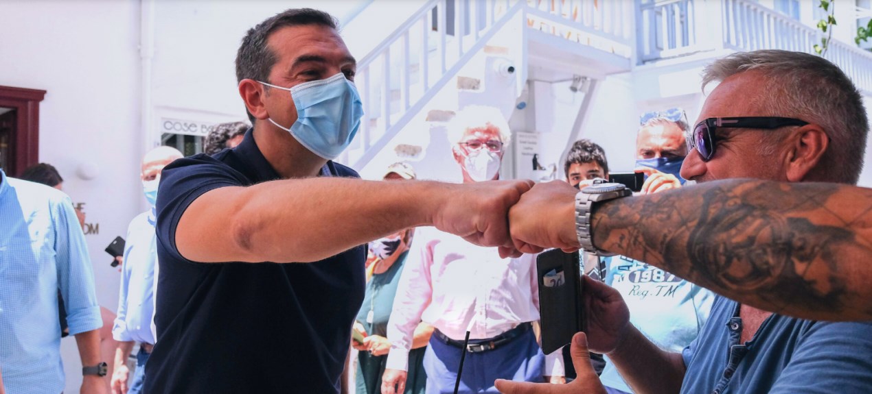 Ο Τσίπρας συνάντησε συμμαθητή του στη Μύκονο –  Οι ιστορίες από την πενθήμερη στη Ρόδο