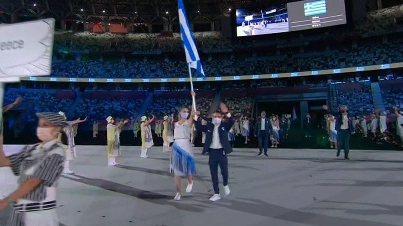 Η είσοδος της Ελλάδας στο Εθνικό Στάδιο του Τόκιο – Η μεγάλη στιγμή των Κορακάκη – Πετρούνια – ΒΙΝΤΕΟ