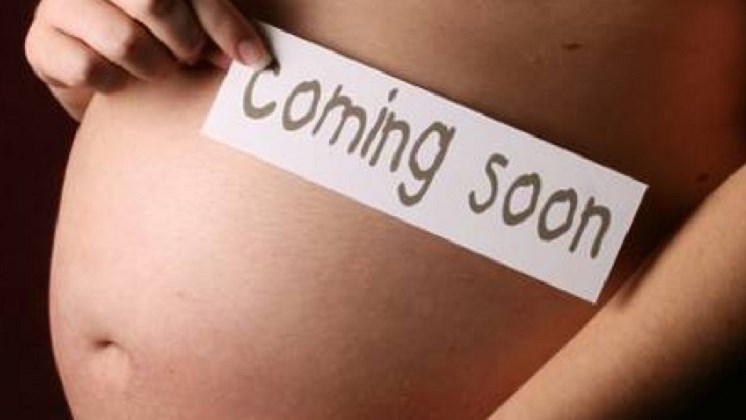 Πασίγνωστη Ελληνίδα τραγουδίστρια περιμένει το πρώτο της παιδί