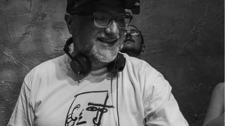 Το τελευταίο “αντίο” στον 48χρονο Dj που πέθανε από ηλεκτροπληξία – Ξέσπασαν η σύζυγος και η αδελφή του