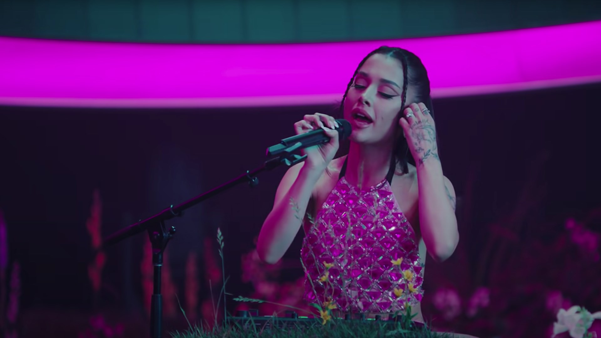 Η νέα live performance της Ariana Grande