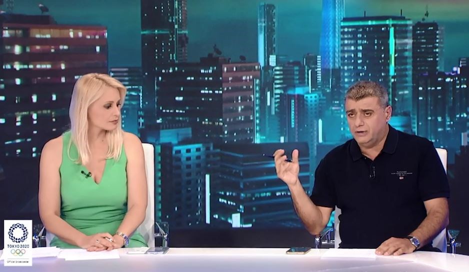 Σύγχυση στον αέρα της εκπομπής «Τόκιο 2020» – Φώναζαν στο ακουστικό της παρουσιάστριας