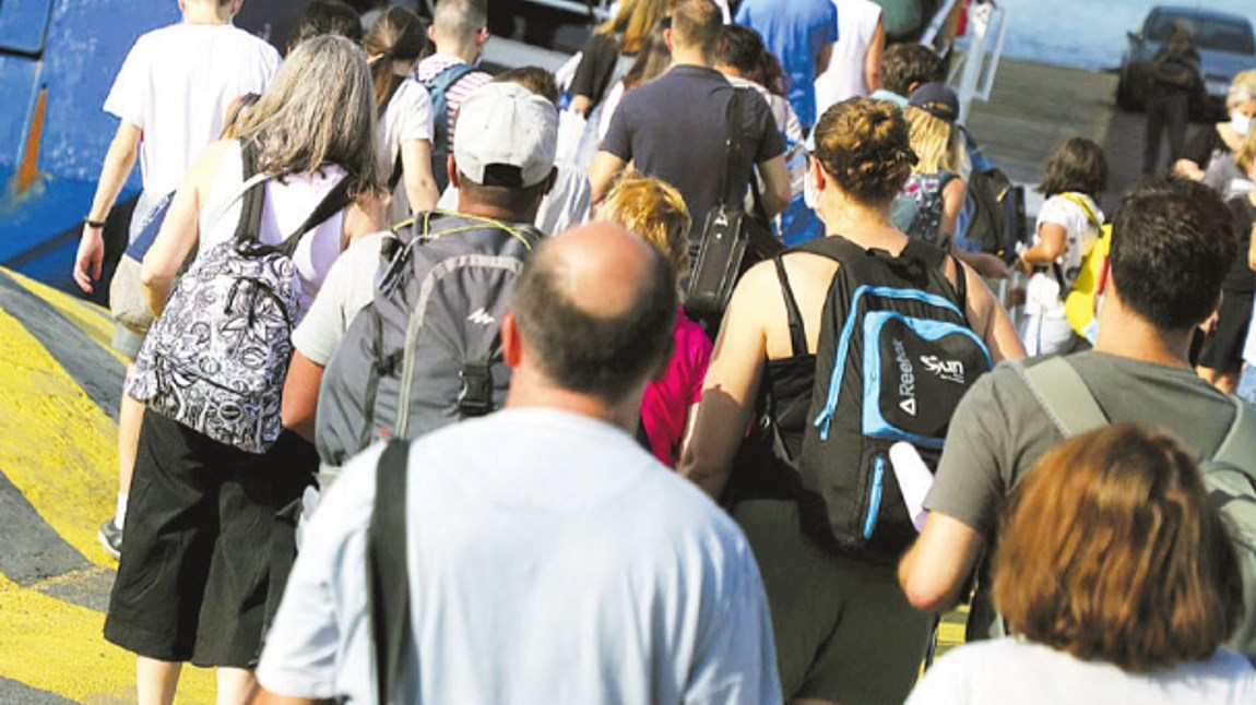 Συναγερμός για βεβαιώσεις «μαϊμού» – Σήμα κινδύνου από την Ιντερπόλ για πλαστά μοριακά τεστ