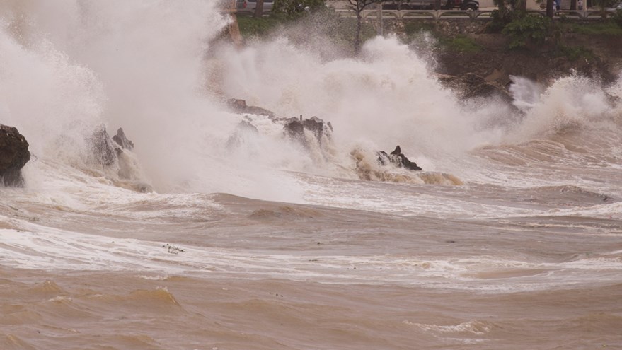 Η “μάχη” με τα κύματα του 45χρονου στην Κρήτη – Πώς έσωσε τη σύντροφό του που ήταν λιπόθυμη