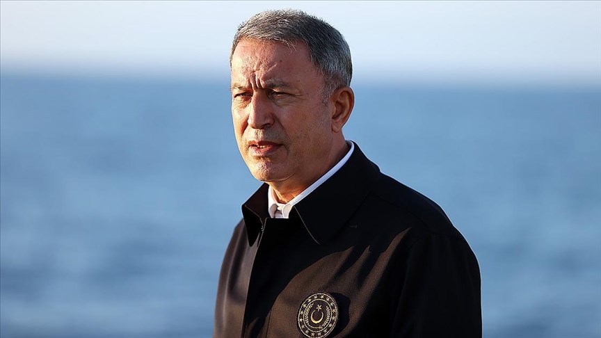 Αναγκαστική προσγείωση του στρατιωτικού αεροσκάφους που μετέφερε τον Χουλουσί Ακάρ