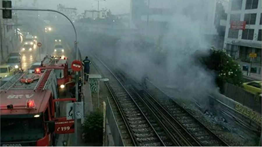Φωτιά στις γραμμές του ΗΣΑΠ – Διακοπή δρομολογίων
