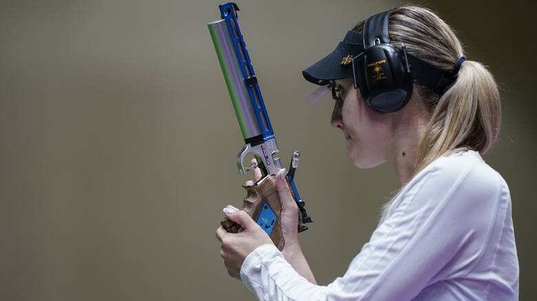 Το σχόλιο δημοσιογράφου της ΕΡΤ για την Άννα Κορακάκη και η αυστηρή απάντηση από τον αδελφό της